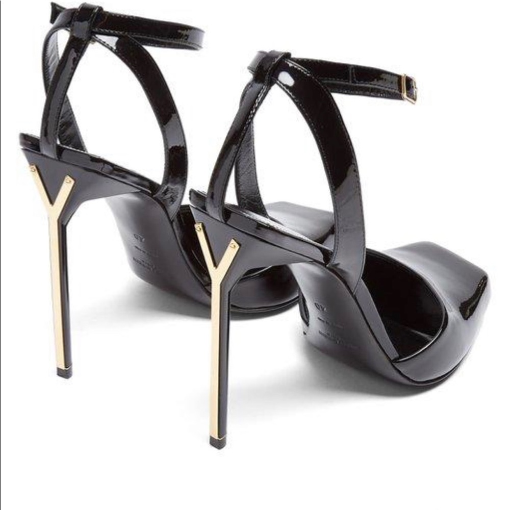 ****GENTLY USED Patent Leather Edie Heeled Sandals